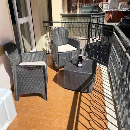 Bilocale Confine Loano-borghetto 250mt Dal Mare Apartamento